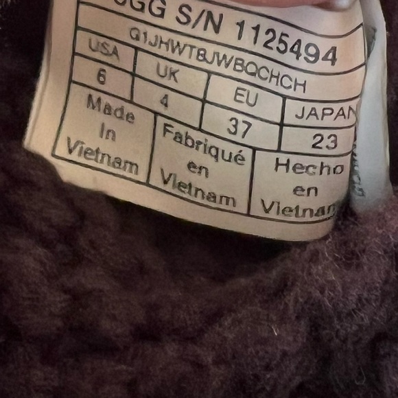 UGG Women's Shaina Ankle Boot - Picture 9 of 9